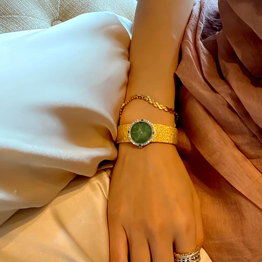Red Jadeite 2024 New Women's Watch Medieval Diamond  Vintage Retro Luxury Elegance High Quartz  Retro Gold Clock