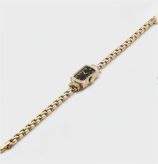 Bracelet women's watch luxurious personality dreamy starry sky dial fashionable matching with medieval style