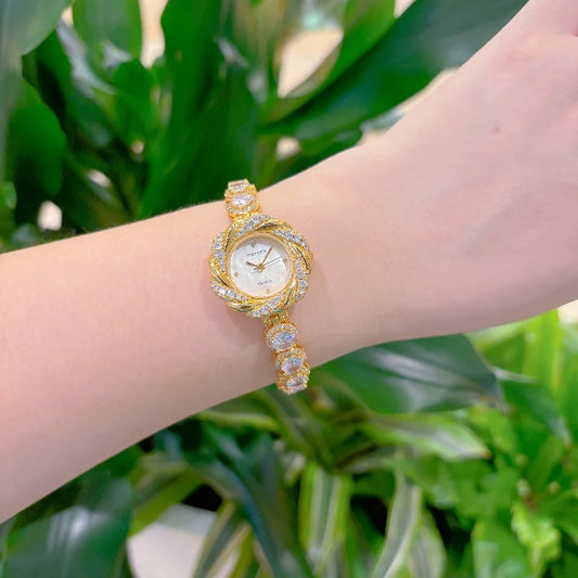 2025 New Light Luxury Fashion Women's Watch Shell Material Inlaid with Large rhinestones as a Gift, Trendy Watch