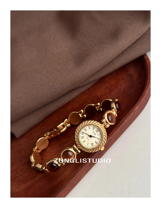 2025 new retro watch niche light luxury bracelet style women's watch temperament cool small dial inlaid with gemstones