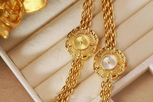 UTHAI Women's Watch Brand Light Luxury Medieval Gold Camellia Bracelet Wristwatch Waterproof Ladies Fashion Quartz Watches Gift