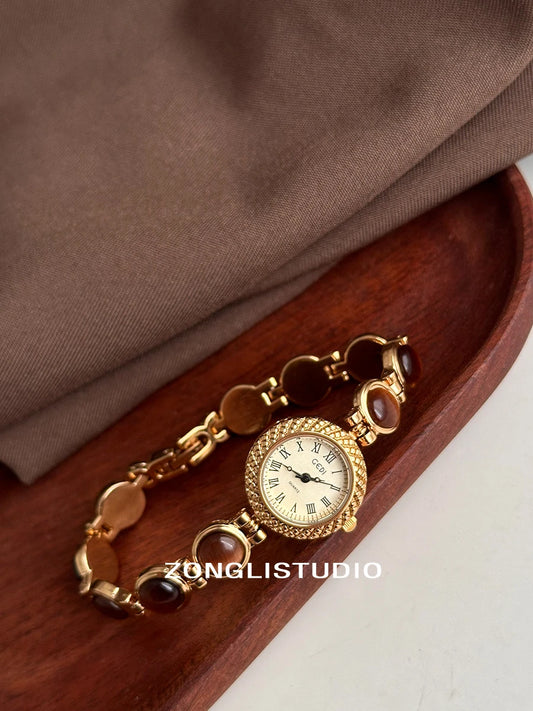 2025 new retro watch niche light luxury bracelet style women's watch temperament cool small dial inlaid with gemstones