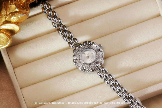 UTHAI Women's Watch Brand Light Luxury Medieval Gold Camellia Bracelet Wristwatch Waterproof Ladies Fashion Quartz Watches Gift