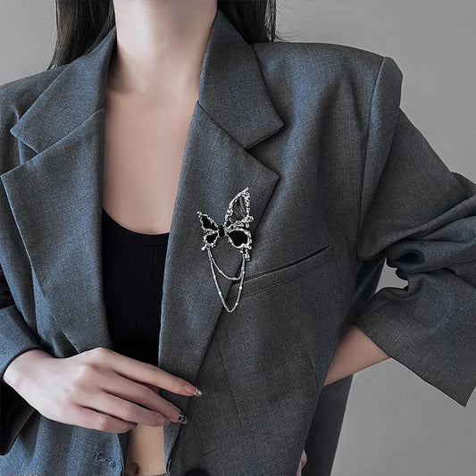 Metal Chain Brooch Tassel Butterfly Pendant Brooch for Women Men Couple Overcoat Suit Shirt Lapel Pin Clothing Accessory Jewelry