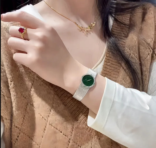 Red Jadeite 2024 New Women's Watch Medieval Diamond  Vintage Retro Luxury Elegance High Quartz  Retro Gold Clock